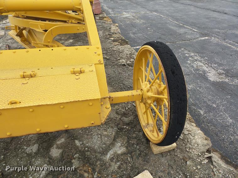 image for item DD2122 Caterpillar grader