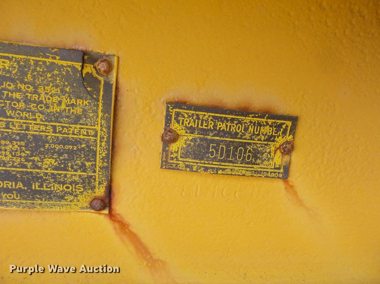 image for item DD2122 Caterpillar grader