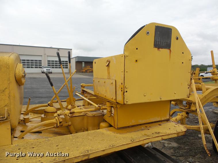 image for item DD2123 Caterpillar Thirty Five crawler tractor