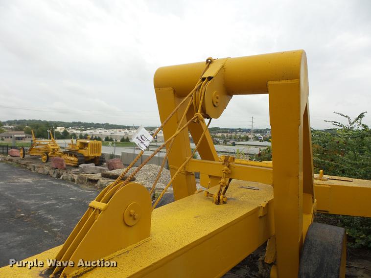 image for item DD2124 Caterpillar ripper