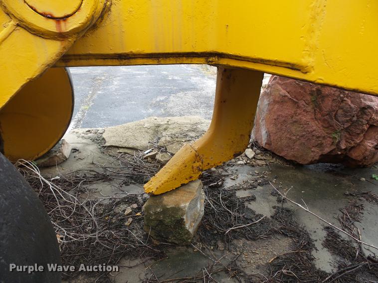 image for item DD2124 Caterpillar ripper