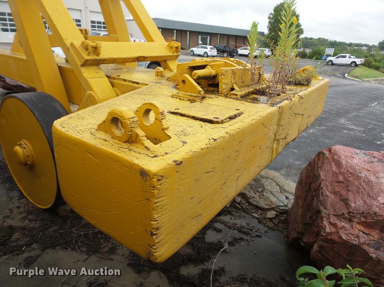 image for item DD2124 Caterpillar ripper