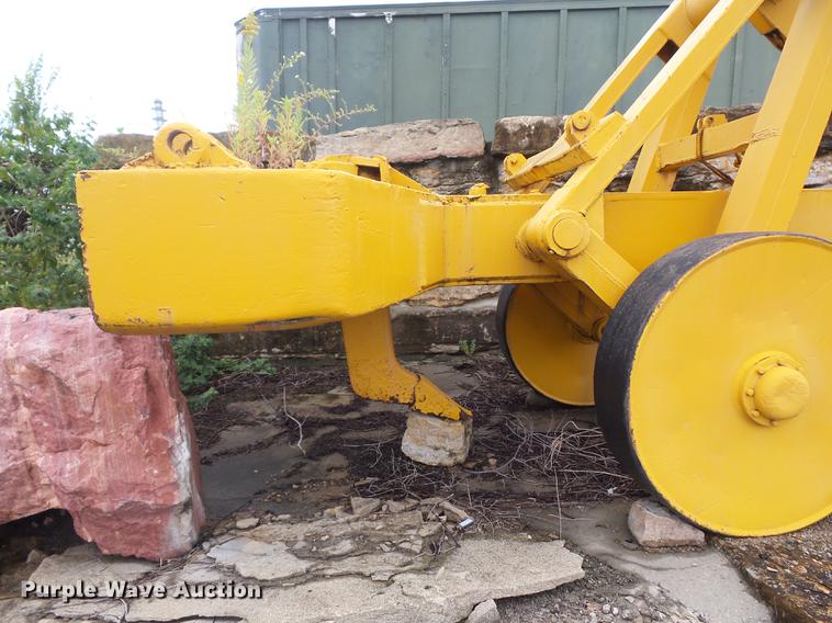image for item DD2124 Caterpillar ripper