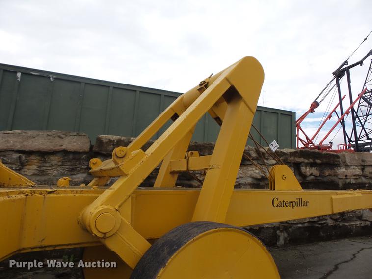 image for item DD2124 Caterpillar ripper