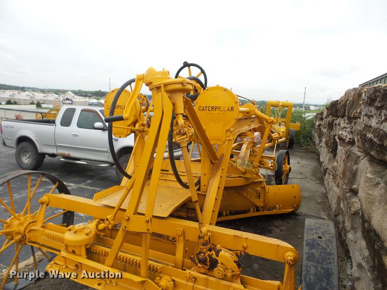 image for item DD2125 Caterpillar grader