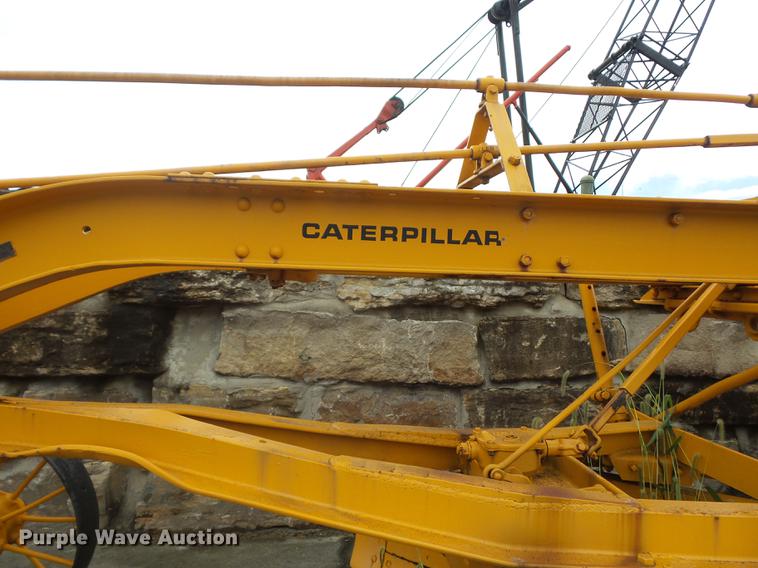 image for item DD2125 Caterpillar grader