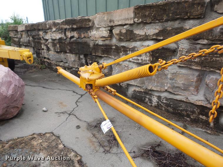 image for item DD2125 Caterpillar grader