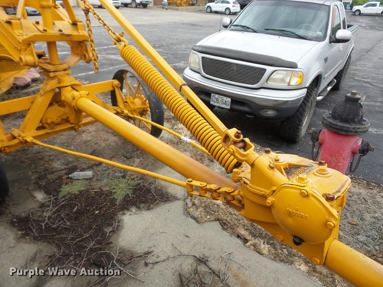 image for item DD2125 Caterpillar grader