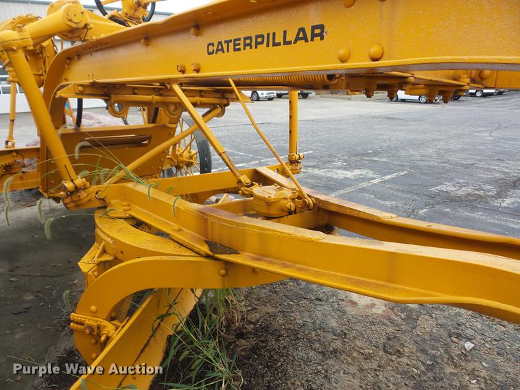 image for item DD2125 Caterpillar grader