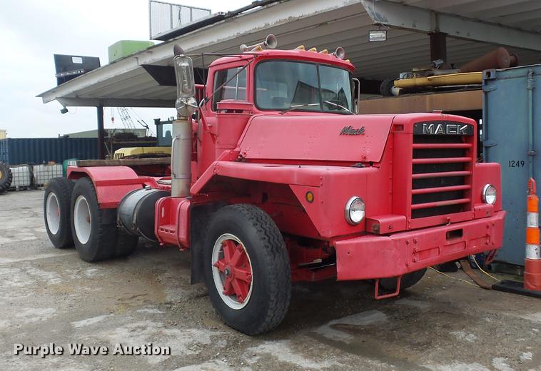 image for item DD2126 1975 Mack semi truck