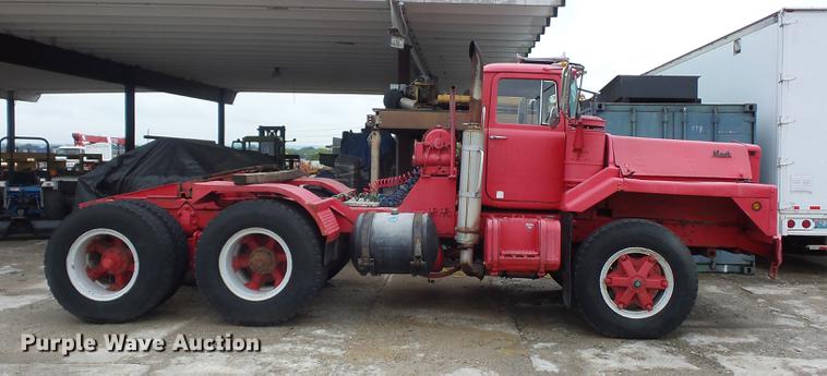 image for item DD2126 1975 Mack semi truck