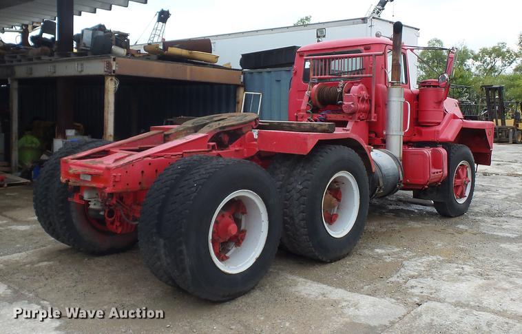 image for item DD2126 1975 Mack semi truck