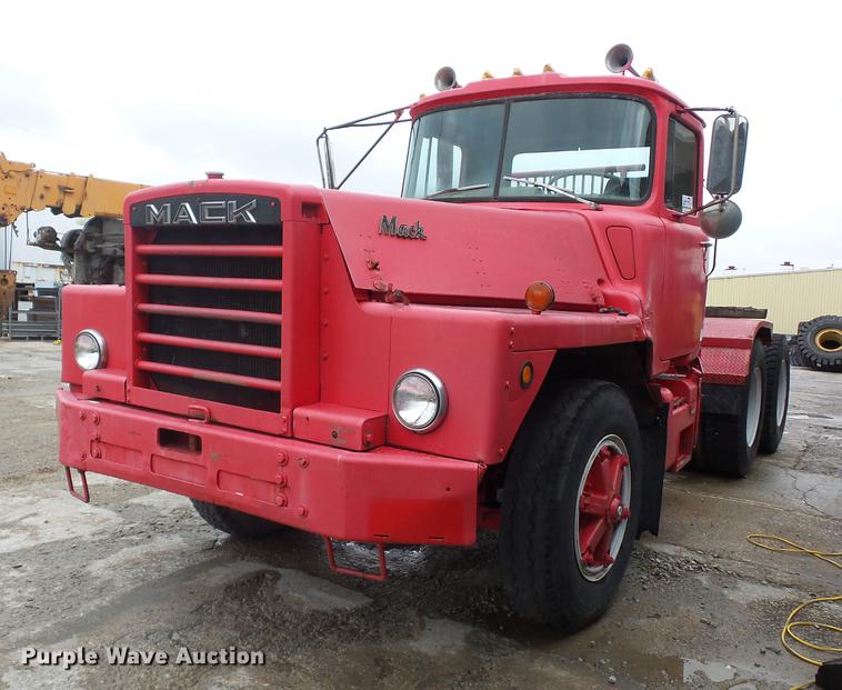 image for item DD2126 1975 Mack semi truck