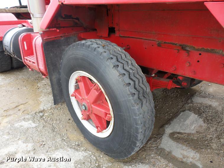 image for item DD2126 1975 Mack semi truck