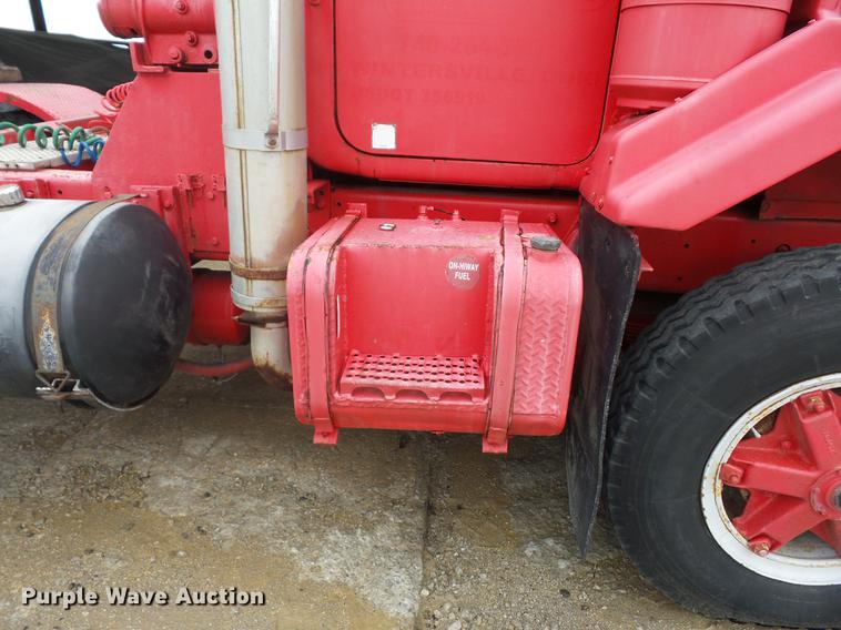 image for item DD2126 1975 Mack semi truck