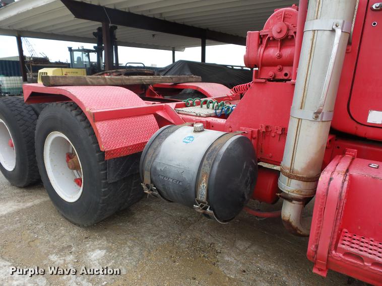 image for item DD2126 1975 Mack semi truck