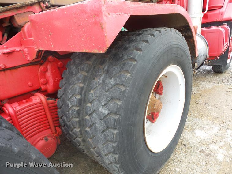 image for item DD2126 1975 Mack semi truck