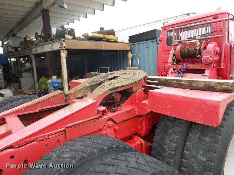 image for item DD2126 1975 Mack semi truck