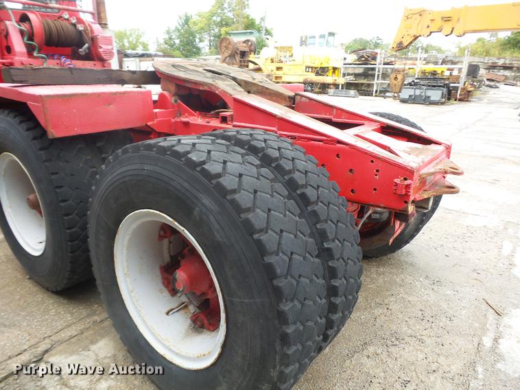 image for item DD2126 1975 Mack semi truck