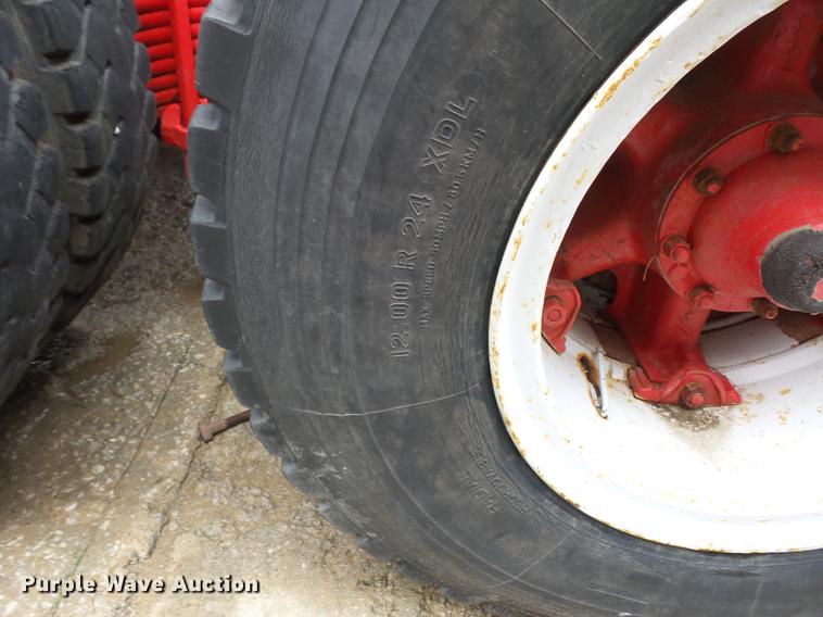 image for item DD2126 1975 Mack semi truck