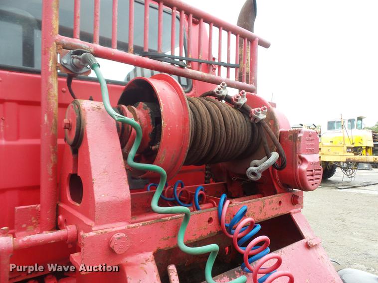 image for item DD2126 1975 Mack semi truck