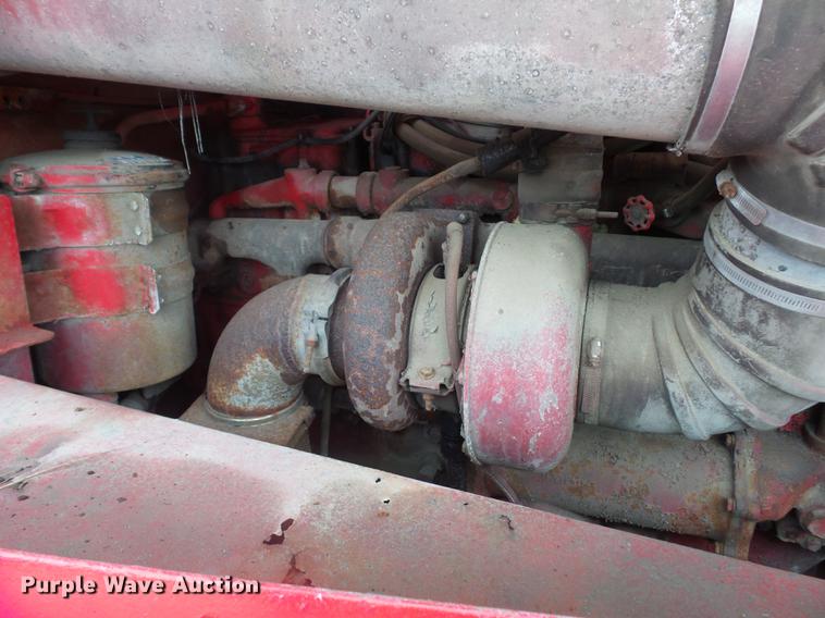 image for item DD2126 1975 Mack semi truck