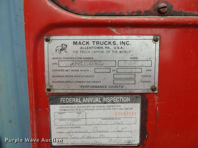 image for item DD2126 1975 Mack semi truck