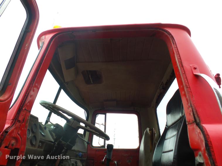 image for item DD2126 1975 Mack semi truck