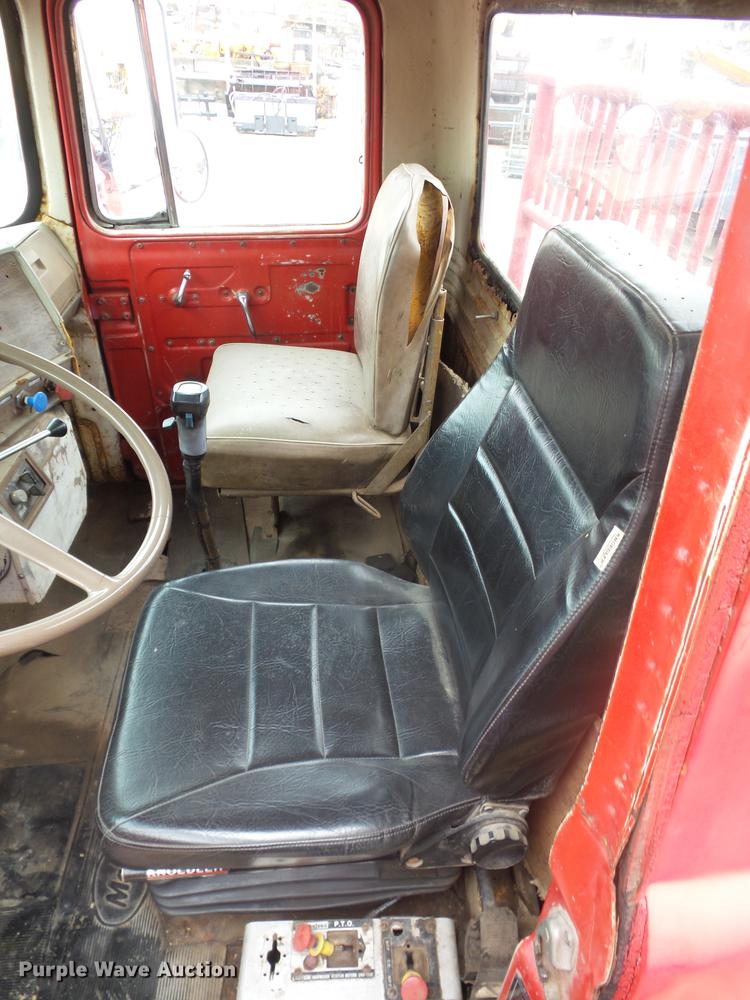 image for item DD2126 1975 Mack semi truck