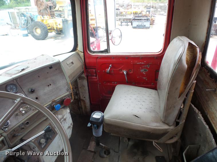 image for item DD2126 1975 Mack semi truck