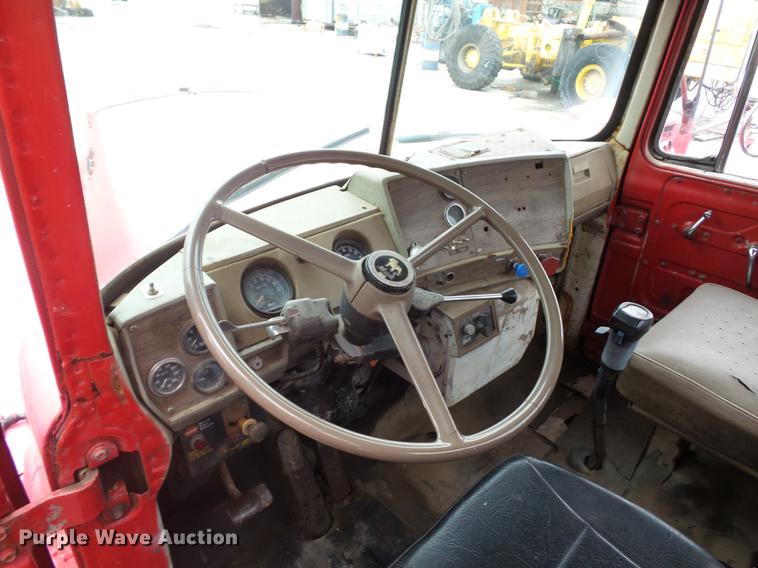 image for item DD2126 1975 Mack semi truck