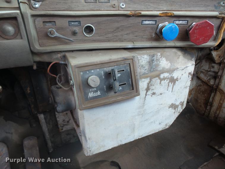 image for item DD2126 1975 Mack semi truck