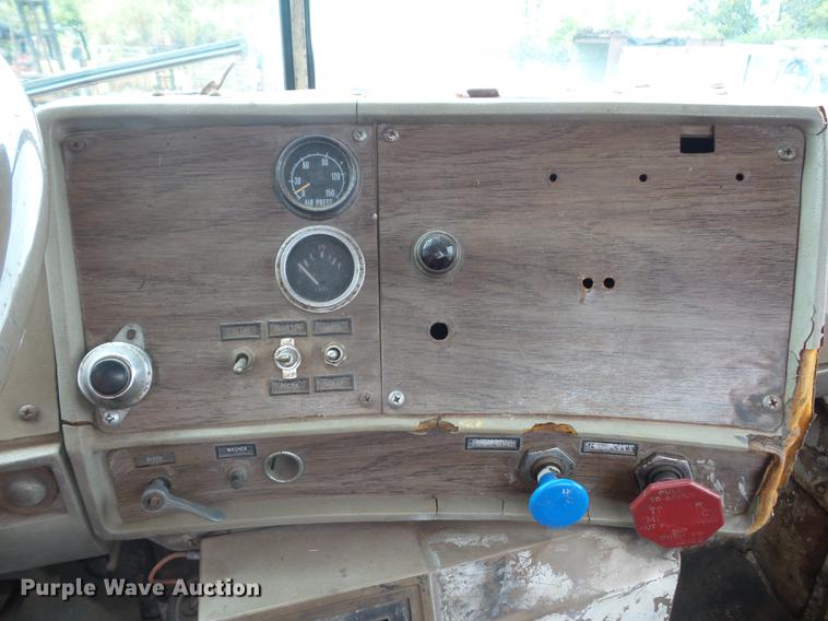 image for item DD2126 1975 Mack semi truck