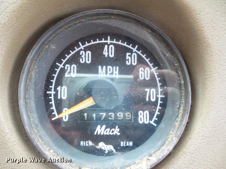 image for item DD2126 1975 Mack semi truck