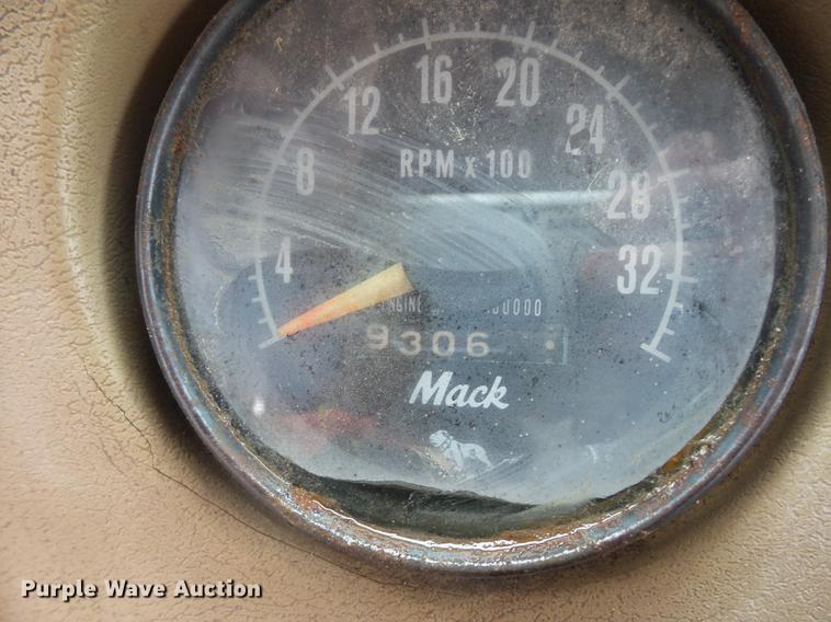 image for item DD2126 1975 Mack semi truck