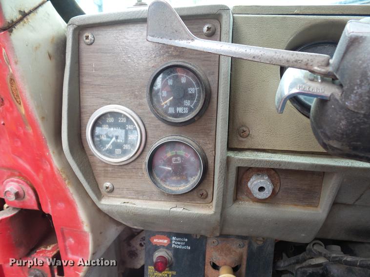 image for item DD2126 1975 Mack semi truck