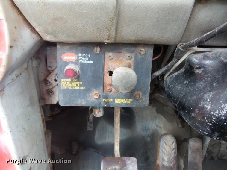 image for item DD2126 1975 Mack semi truck