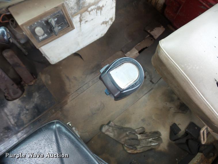 image for item DD2126 1975 Mack semi truck