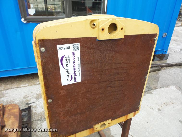 image for item DD2132 Caterpillar Twenty-Two hard nose display