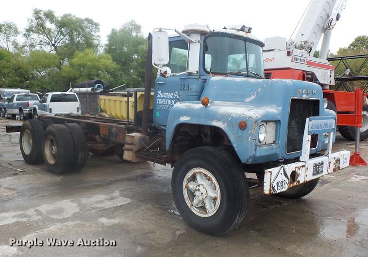 image for item DD2134 1969 Mack DM607S truck cab and chassis