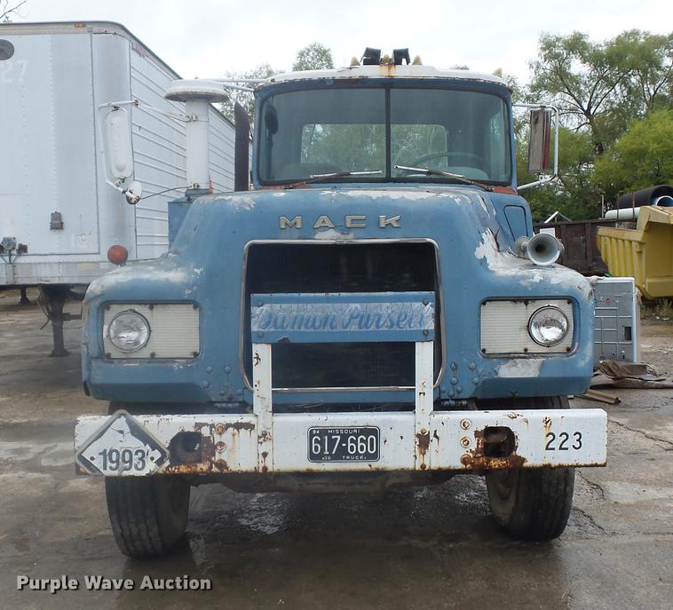 image for item DD2134 1969 Mack DM607S truck cab and chassis