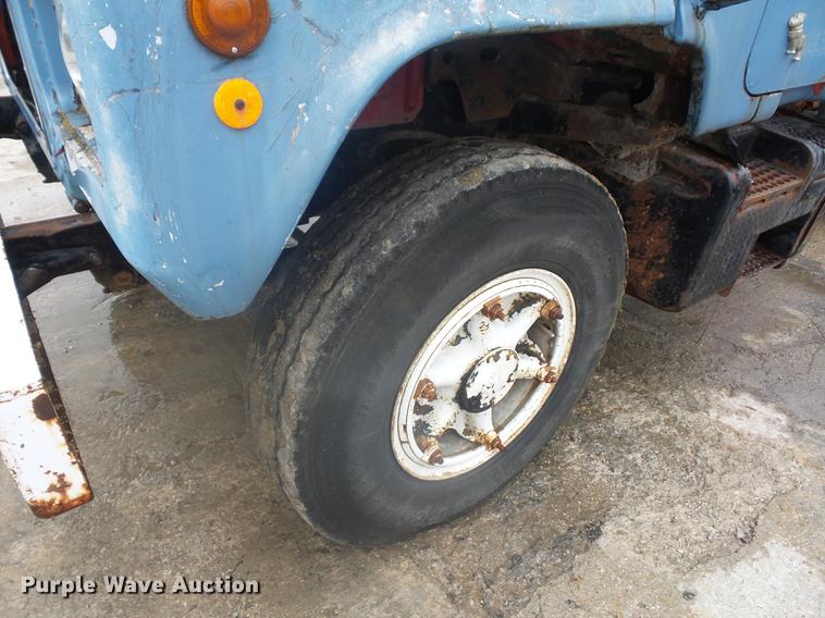 image for item DD2134 1969 Mack DM607S truck cab and chassis