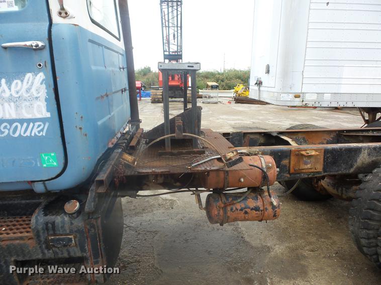 image for item DD2134 1969 Mack DM607S truck cab and chassis