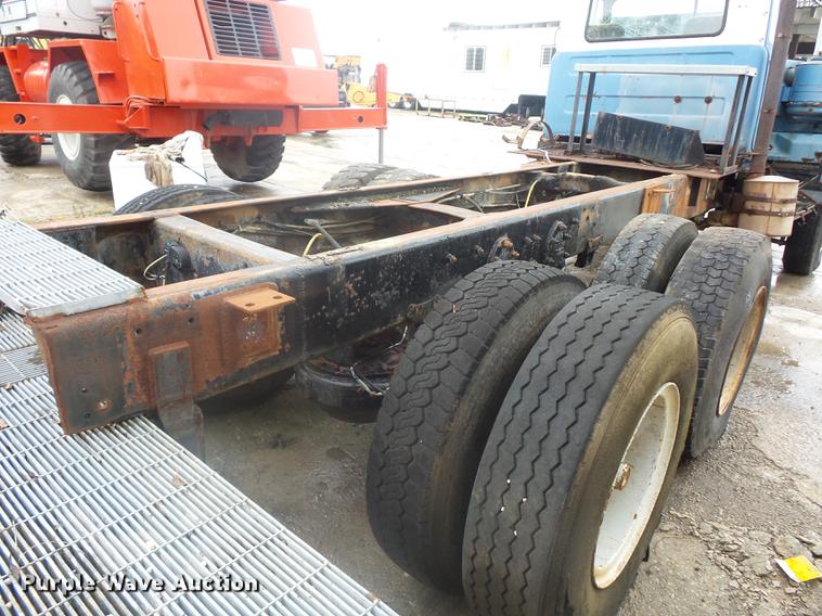 image for item DD2134 1969 Mack DM607S truck cab and chassis