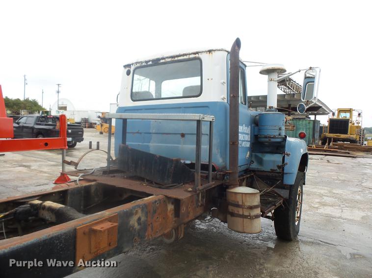 image for item DD2134 1969 Mack DM607S truck cab and chassis