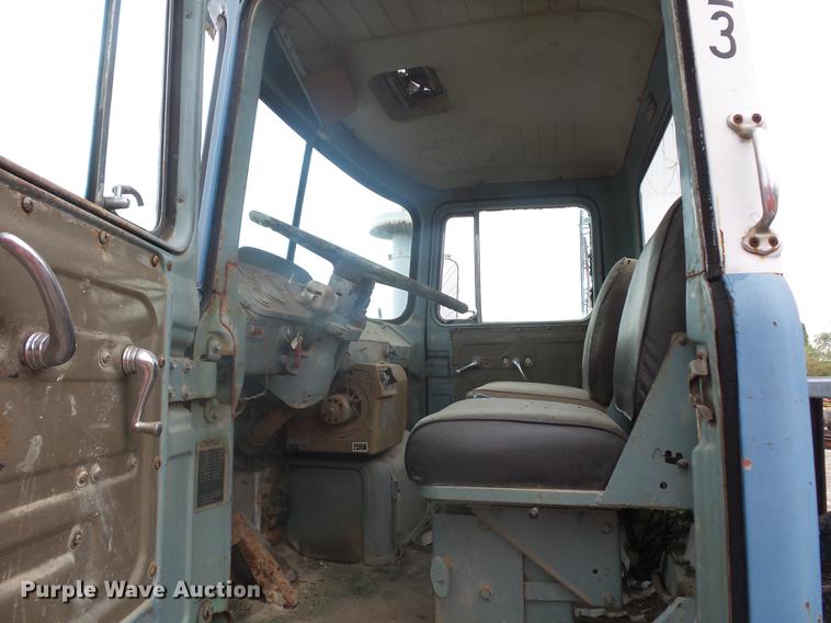 image for item DD2134 1969 Mack DM607S truck cab and chassis