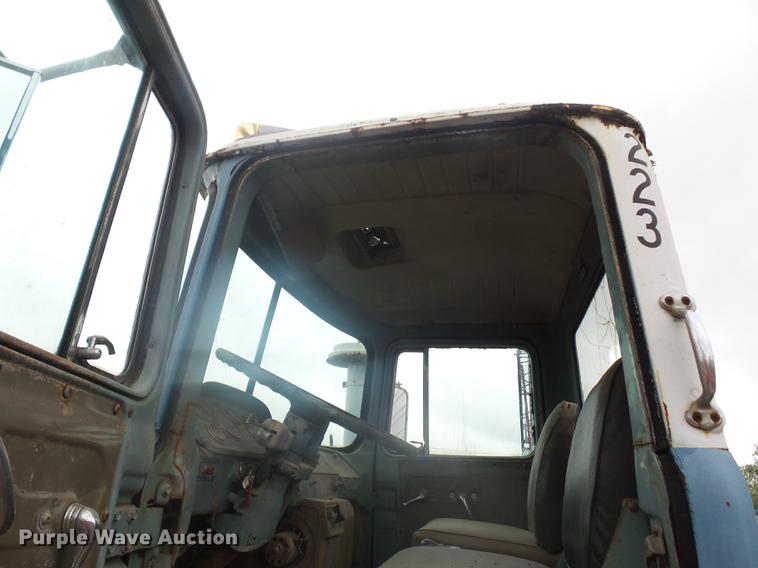 image for item DD2134 1969 Mack DM607S truck cab and chassis