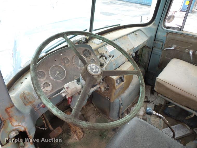 image for item DD2134 1969 Mack DM607S truck cab and chassis