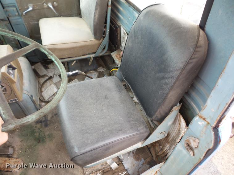 image for item DD2134 1969 Mack DM607S truck cab and chassis