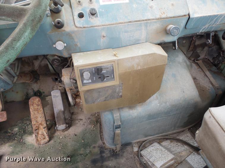 image for item DD2134 1969 Mack DM607S truck cab and chassis